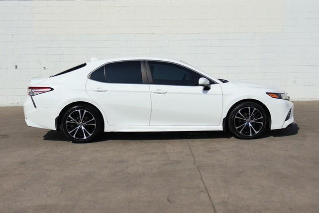 Photo of 2020 Super White Toyota Camry