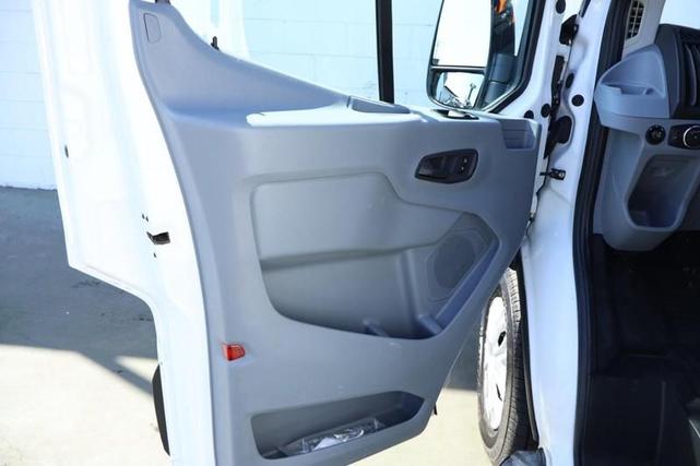 Photo of 2019 Oxford White Ford Transit-250