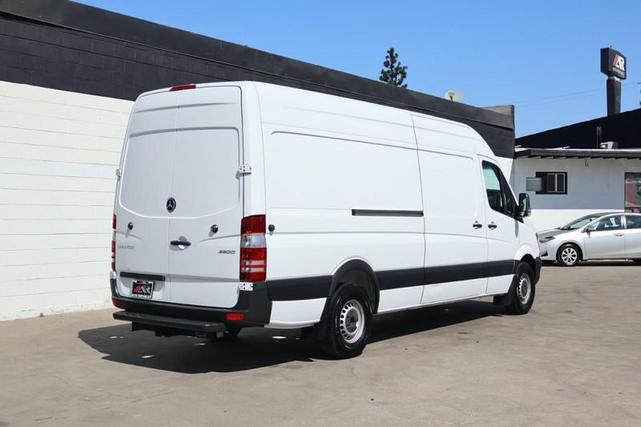 Photo of 2017 Arctic White Mercedes-Benz Sprinter 2500