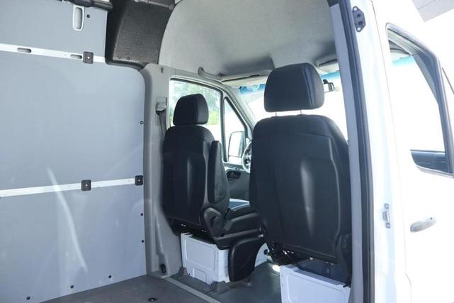 Photo of 2017 Arctic White Mercedes-Benz Sprinter 2500