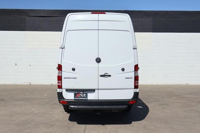 Photo of 2017 Arctic White Mercedes-Benz Sprinter 2500