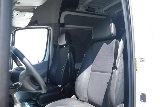 Photo of 2017 Arctic White Mercedes-Benz Sprinter 2500