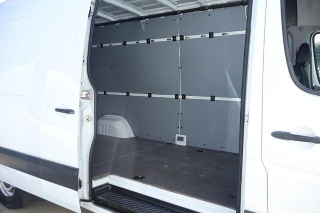 Photo of 2017 Arctic White Mercedes-Benz Sprinter 2500