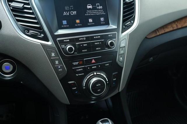 Photo of 2019 SILVER Hyundai Santa Fe XL