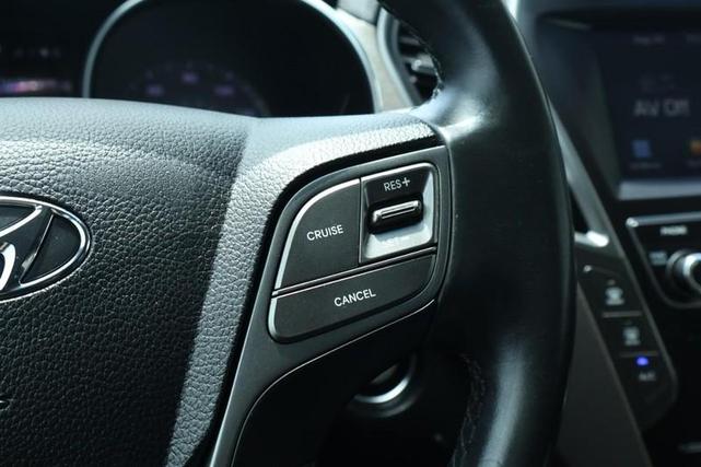 Photo of 2019 SILVER Hyundai Santa Fe XL