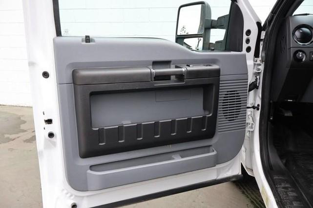 Photo of 2016 Oxford White Ford F-250