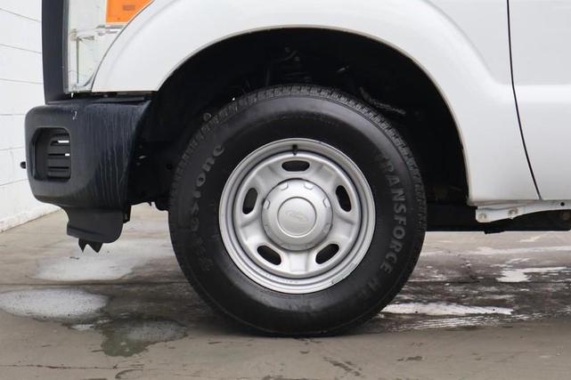 Photo of 2016 Oxford White Ford F-250