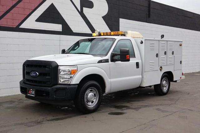 Photo of 2016 Oxford White Ford F-250