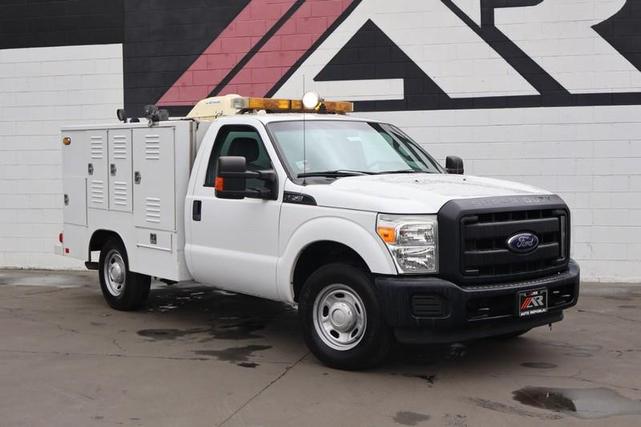 Photo of 2016 Oxford White Ford F-250
