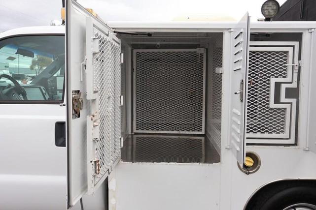 Photo of 2016 Oxford White Ford F-250
