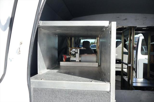 Photo of 2013 WHITE Ford E350 Super Duty