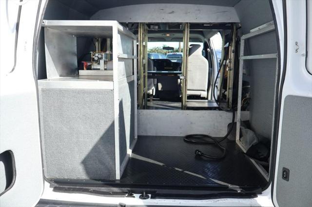 Photo of 2013 WHITE Ford E350 Super Duty