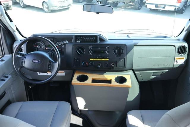 Photo of 2013 WHITE Ford E350 Super Duty