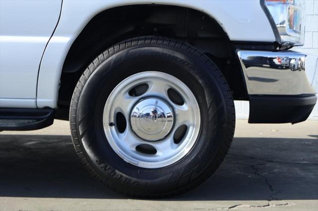 Photo of 2013 WHITE Ford E350 Super Duty