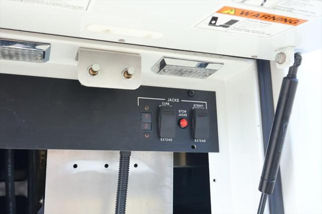 Photo of 2013 WHITE Ford E350 Super Duty