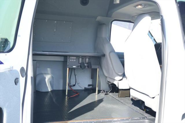 Photo of 2013 WHITE Ford E350 Super Duty