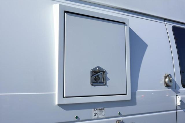 Photo of 2013 WHITE Ford E350 Super Duty