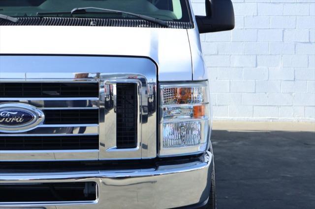 Photo of 2013 WHITE Ford E350 Super Duty