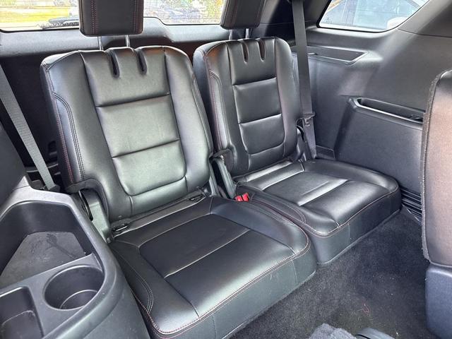 Photo of 2017 Ingot Silver Metallic Ford Explorer