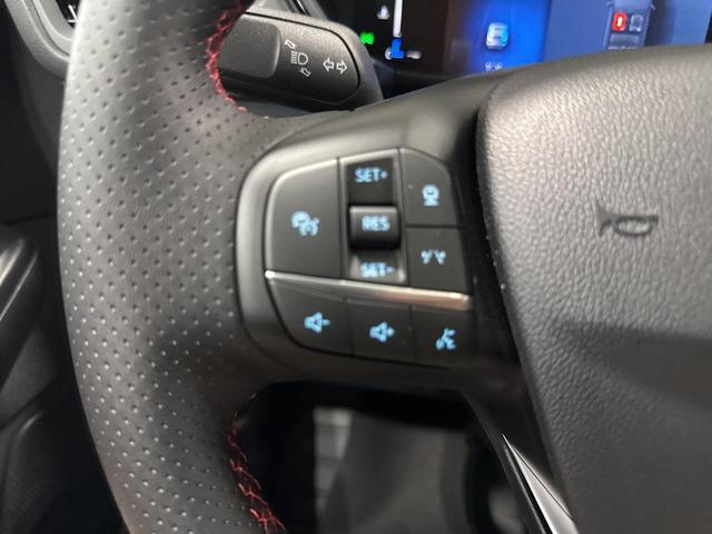 Photo of 2025 Silver Metallic Ford Escape