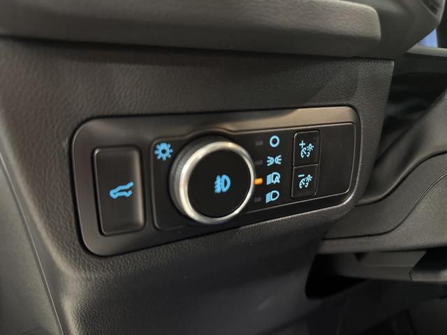Photo of 2025 Silver Metallic Ford Escape