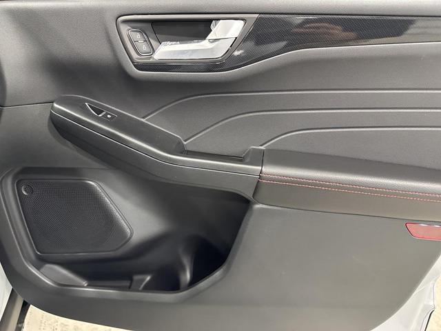 Photo of 2025 Silver Metallic Ford Escape