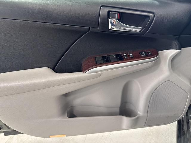 Photo of 2014 Cosmic Gray Mica Toyota Camry