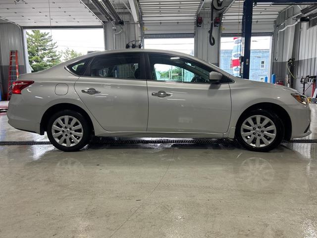 Photo of 2017 Brilliant Silver Metallic Nissan Sentra