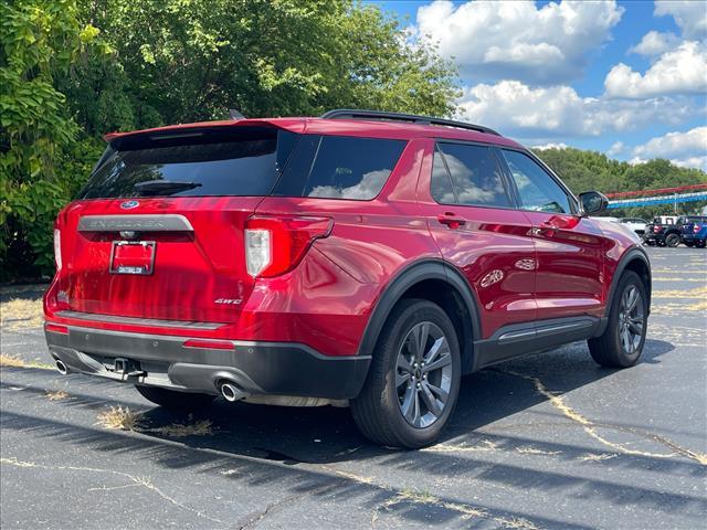 Photo of 2023 Rapid Red Metallic Tinted Clearcoat Ford Explorer