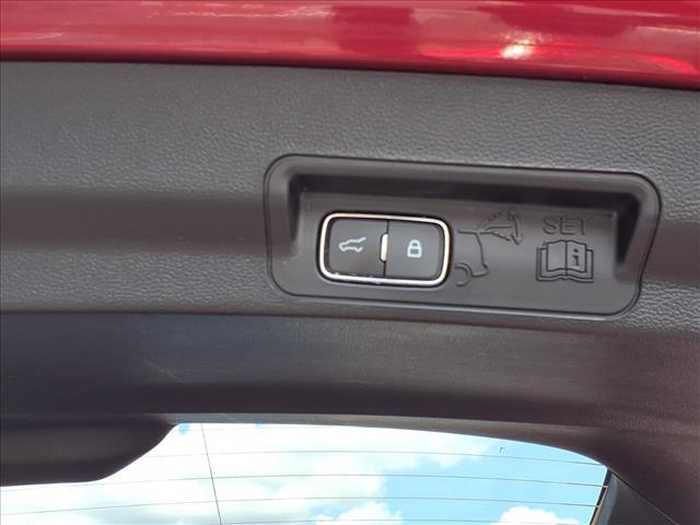 Photo of 2023 Rapid Red Metallic Tinted Clearcoat Ford Explorer