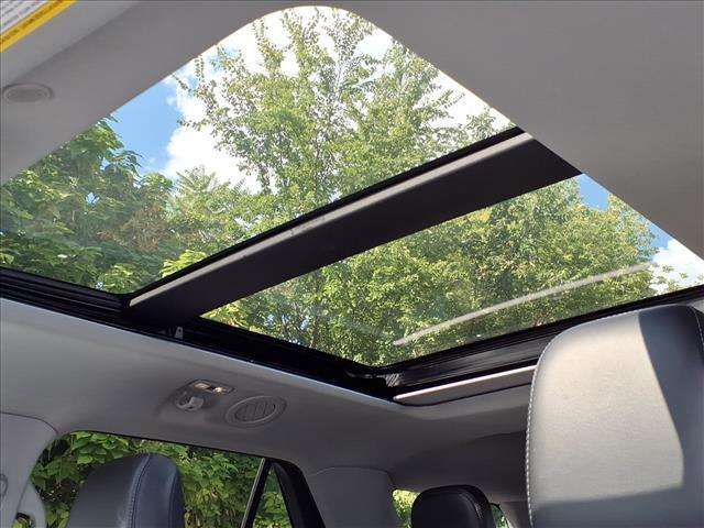 Photo of 2023 Rapid Red Metallic Tinted Clearcoat Ford Explorer