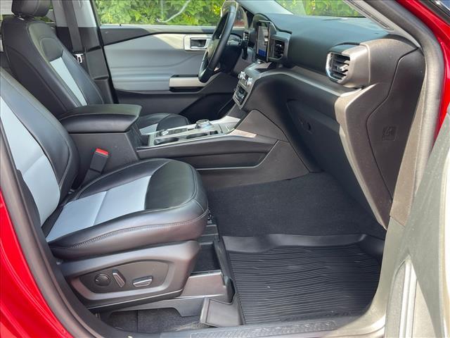 Photo of 2023 Rapid Red Metallic Tinted Clearcoat Ford Explorer