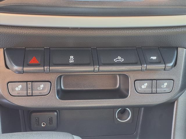 Photo of 2019 Summit White Chevrolet Colorado