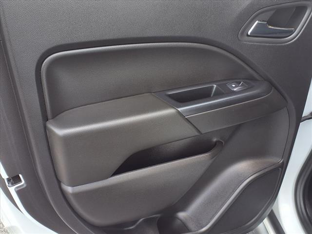 Photo of 2019 Summit White Chevrolet Colorado