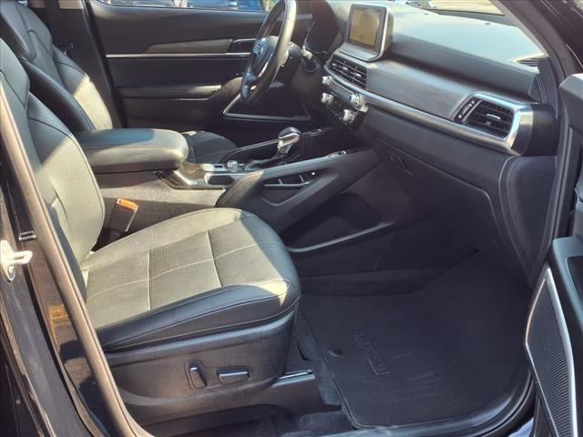 Photo of 2021 Black Kia Telluride