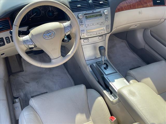 Photo of 2007 White Toyota Camry Solara