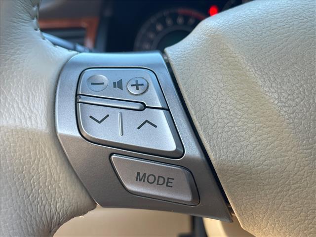 Photo of 2007 White Toyota Camry Solara