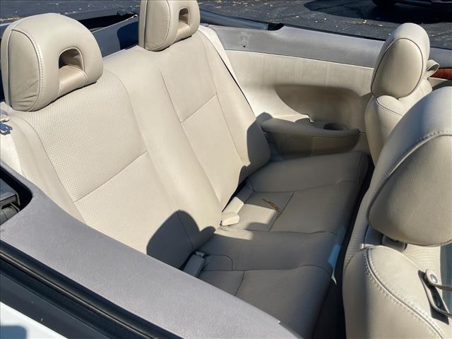 Photo of 2007 White Toyota Camry Solara