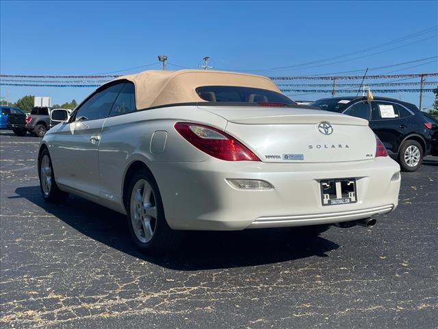 Photo of 2007 White Toyota Camry Solara