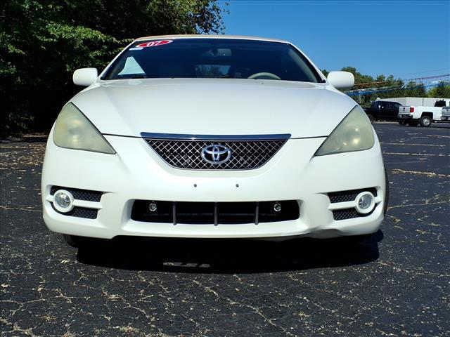 Photo of 2007 White Toyota Camry Solara
