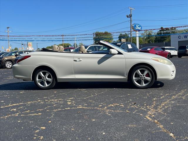 Photo of 2007 White Toyota Camry Solara