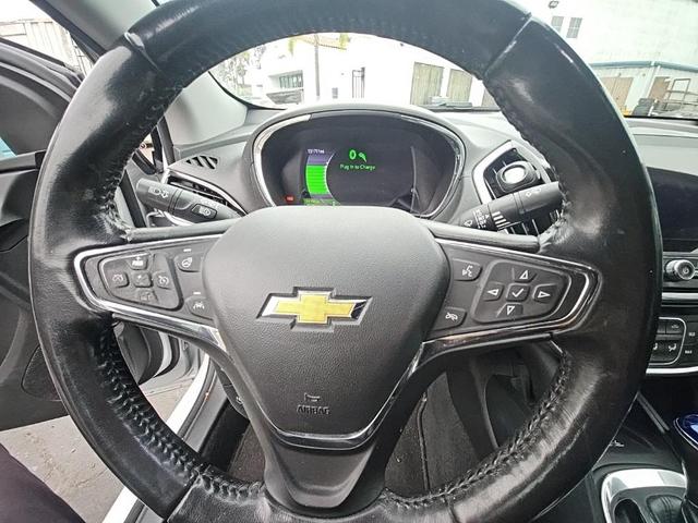 Photo of 2019 Iridescent Pearl Tricoat Chevrolet Volt
