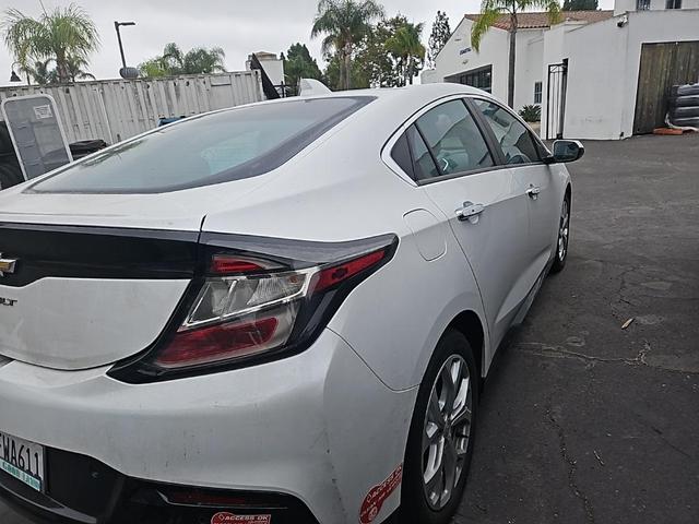 Photo of 2019 Iridescent Pearl Tricoat Chevrolet Volt