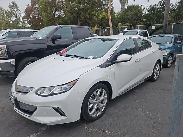Photo of 2019 Iridescent Pearl Tricoat Chevrolet Volt