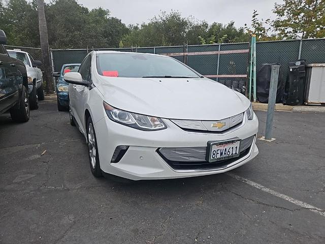 Photo of 2019 Iridescent Pearl Tricoat Chevrolet Volt