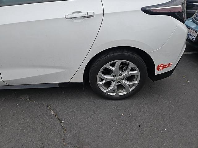 Photo of 2019 Iridescent Pearl Tricoat Chevrolet Volt