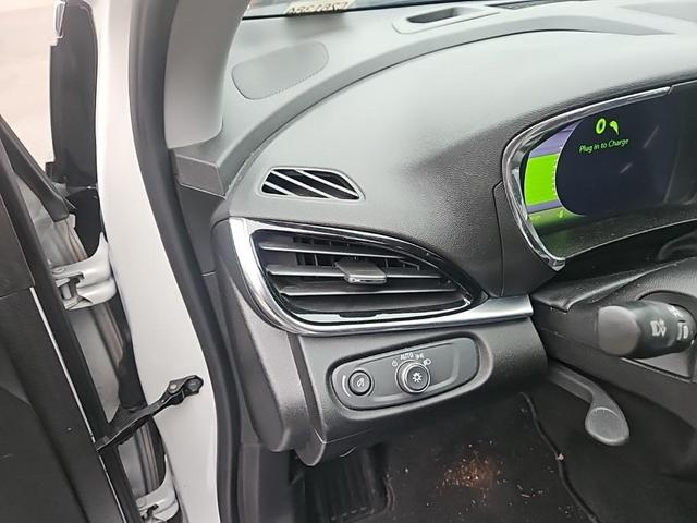 Photo of 2019 Iridescent Pearl Tricoat Chevrolet Volt