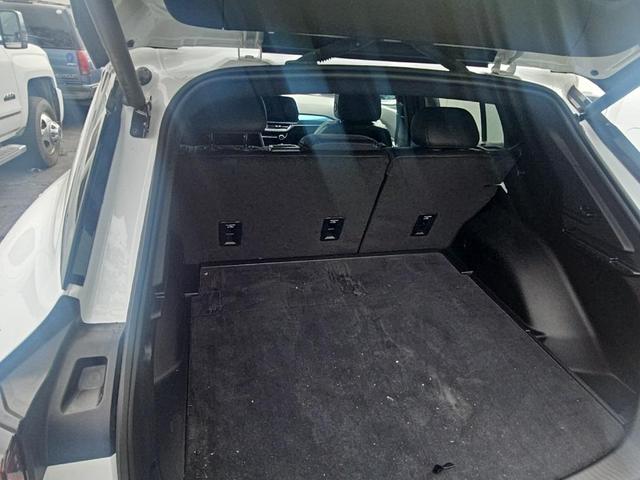 Photo of 2025 Summit White Chevrolet Equinox EV