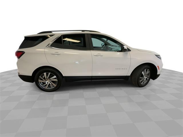 Photo of 2022 Summit White Chevrolet Equinox