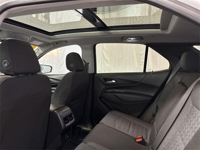 Photo of 2022 Summit White Chevrolet Equinox